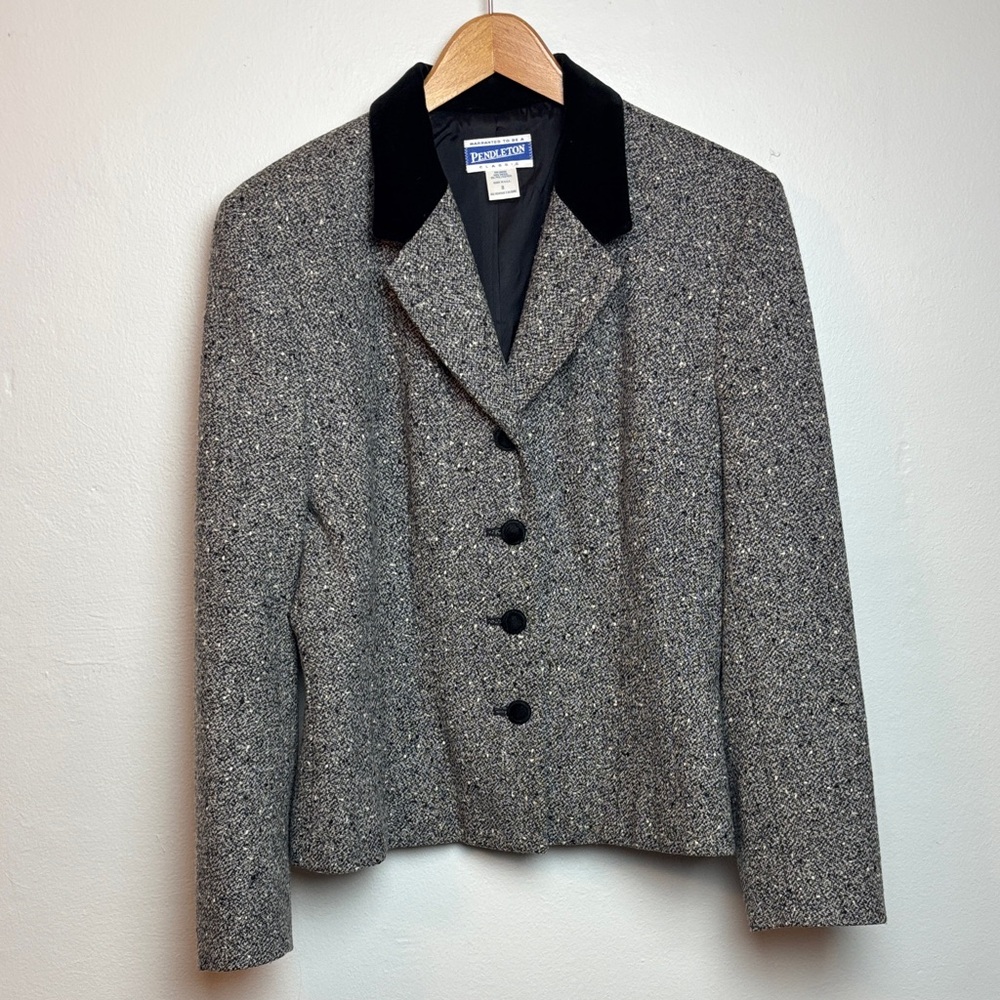VTG 90s Pendleton Women’s Tweed Wool Gray Blazer Black Velvet Collar Size 8